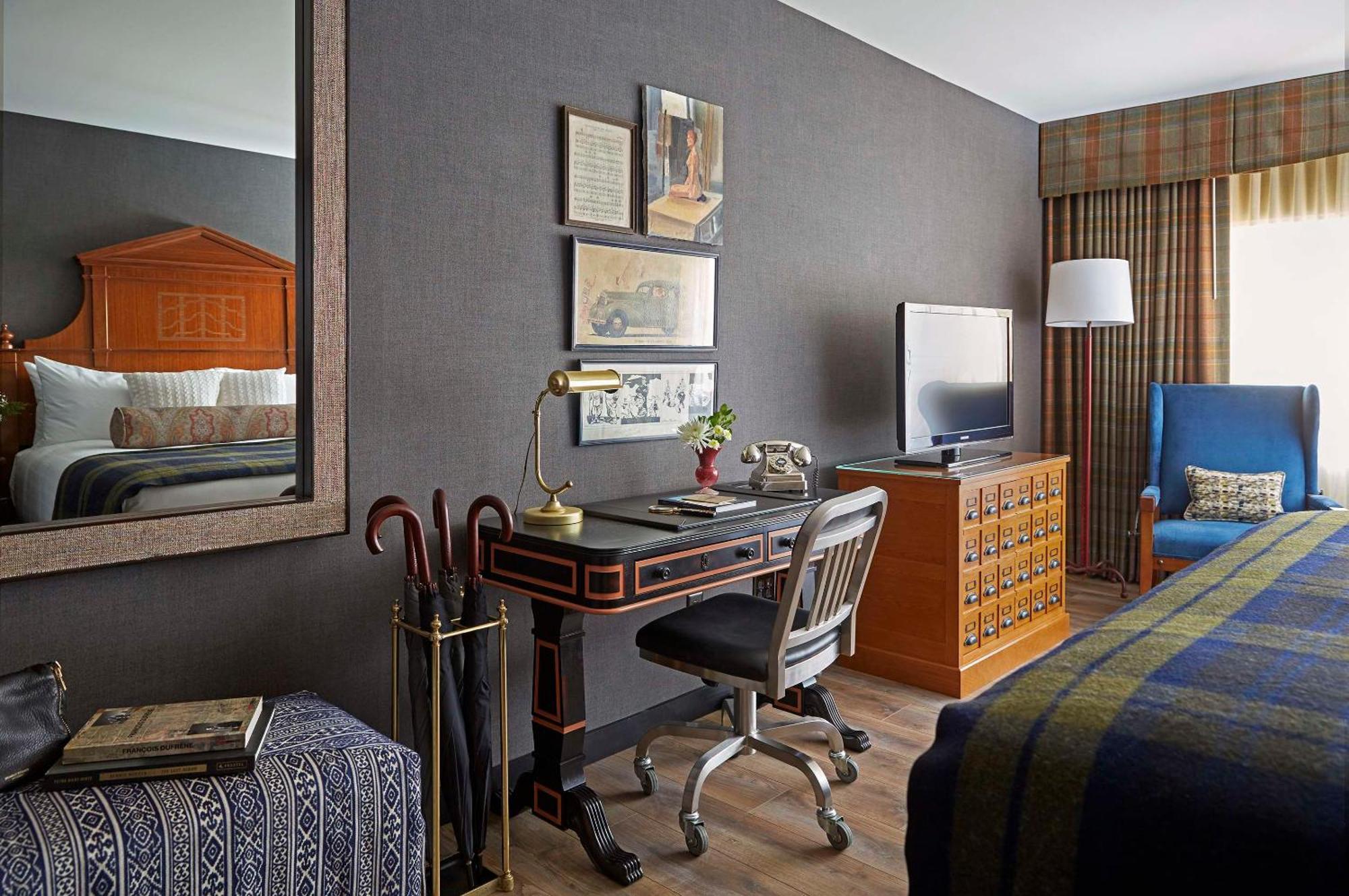 Graduate By Hilton Ann Arbor Hotel Room photo